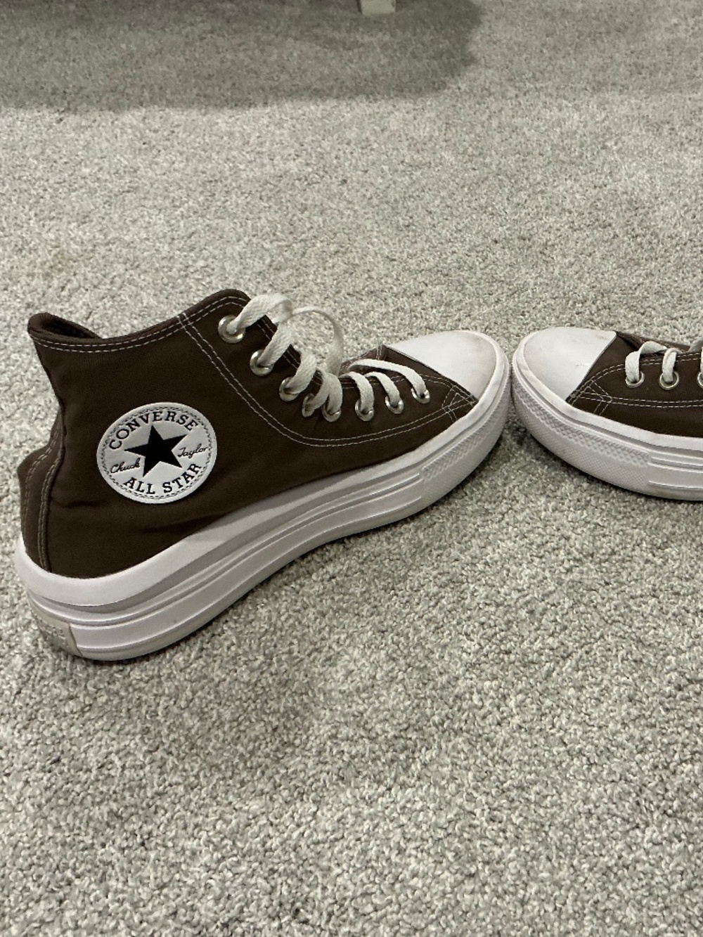 Chuck Taylor Converse Brown Size 9 LIKE NEW - Picture 2 of 5